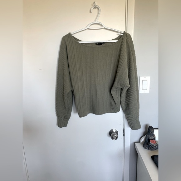 Sz M BUNDLE. Sweaters, cardigan. Hunter green, and maroon colours. - Picture 1 of 10